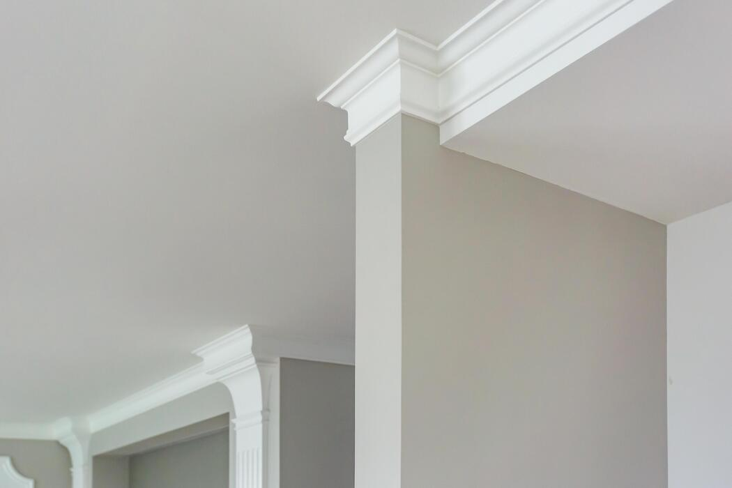 What Size Crown Molding Should You Use for 8-Foot Ceilings?